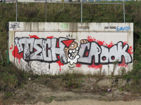 847106 Afbeelding van graffiti met een Utrechtse kabouter (KBTR) bij de tijdelijke jongerenplek 'Teen Spot' onder het ...